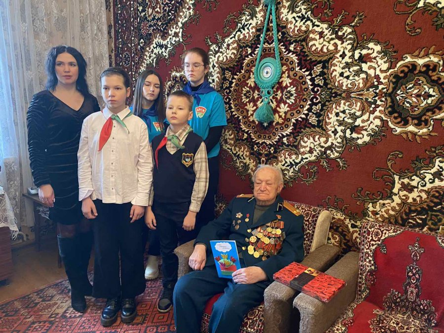 Поздравление ветерана ВОВ Савчука Аркадия Андреевича с 23 февраля