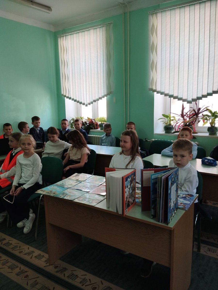 3 а посещение районной детской библиотеки. Все работы хороши- все профессии важны