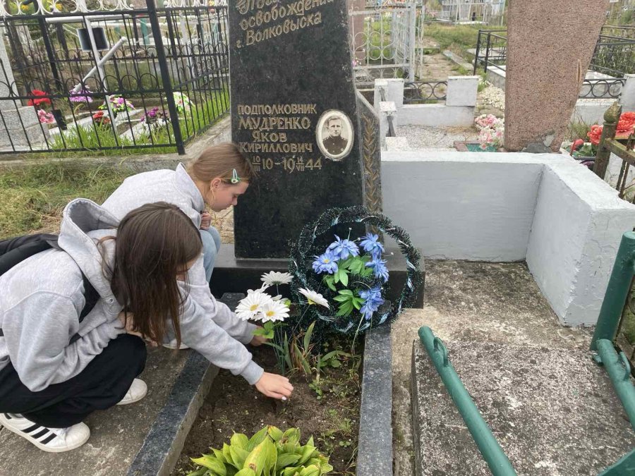 Вспомним героев: уборка захоронений Сунцова и Мудренко!