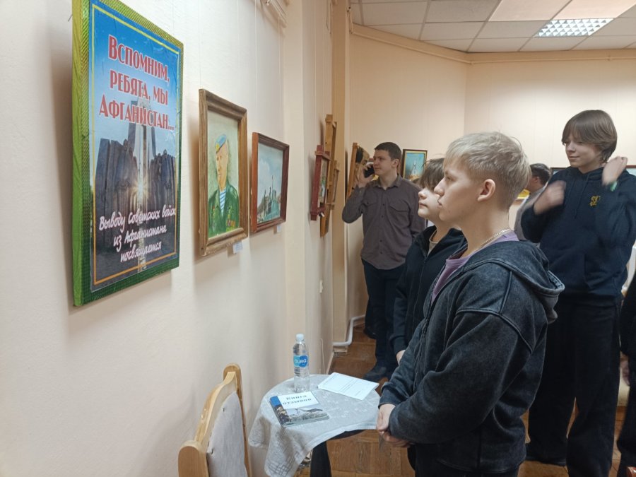 Посещение выставки работ воина-интернационалиста, майора запаса, участника вывода советских войск из Афганистана - Цыгановского  Николая Андреевича 